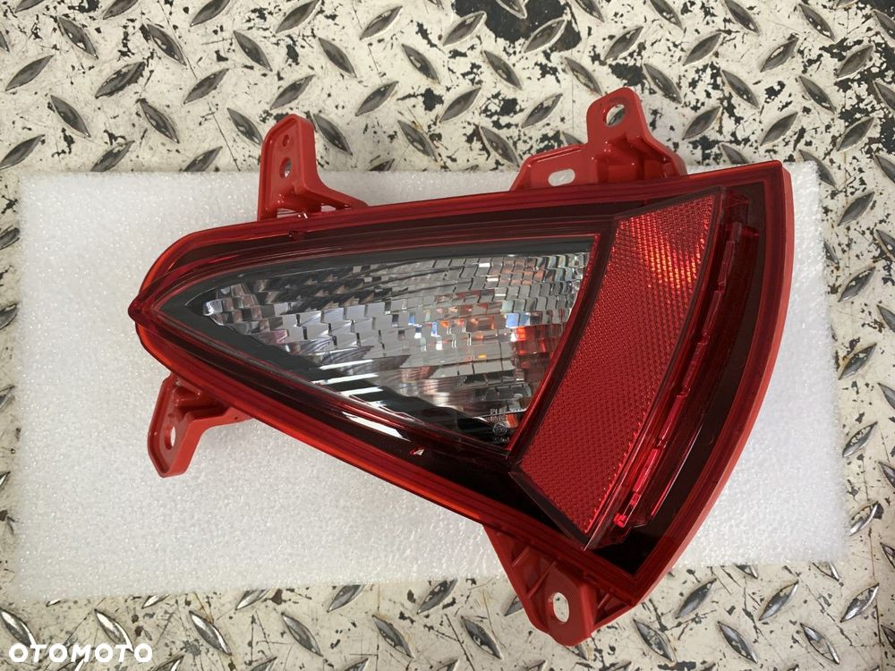 BARDZO ŁADNA ORYGINALNA LAMPA PRAWA TYLNA KIA SPORTAGE V 5 21-25 PRZECIWMGIELNA TYŁ 92406R2000