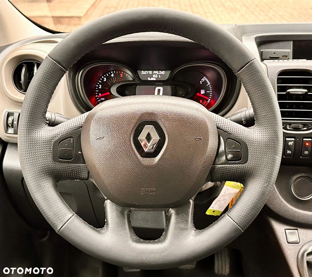 Renault Trafic - 13
