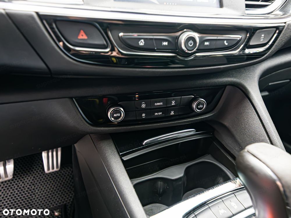 Opel Insignia - 19