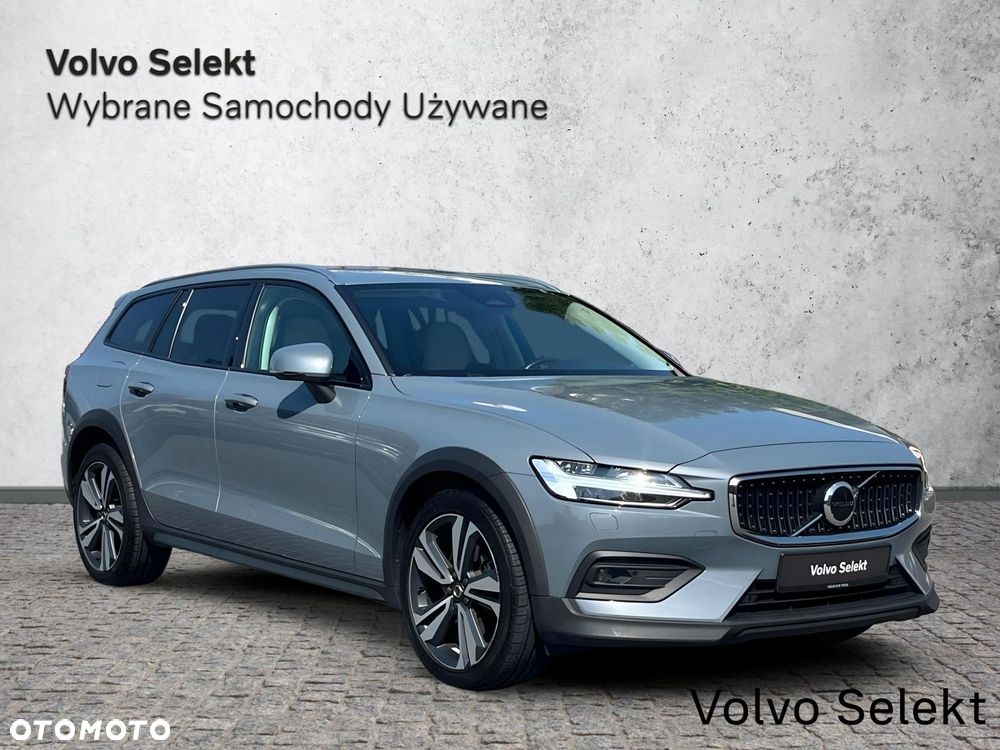 Volvo V60 Cross Country - 9