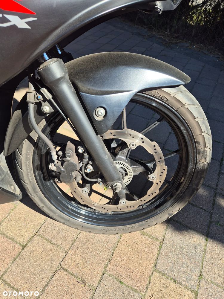 Suzuki GSX - 30