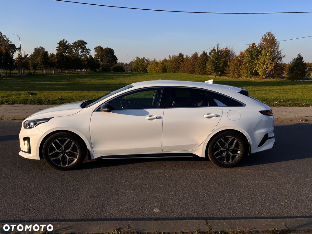 Kia Procee'd