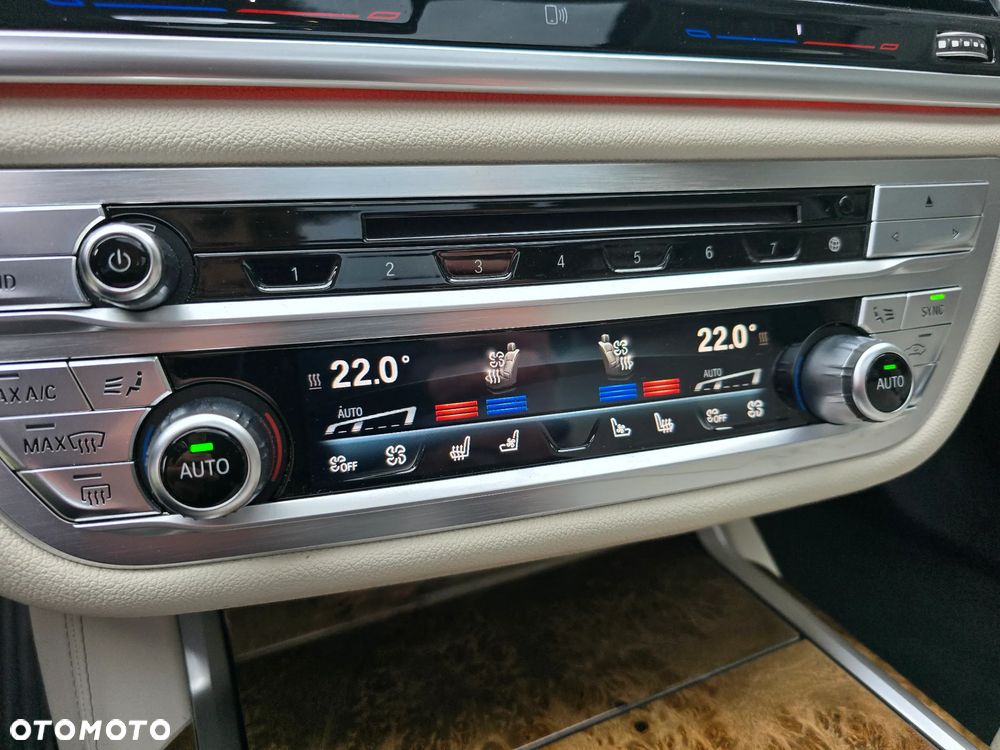 BMW Seria 7 740Li - 11