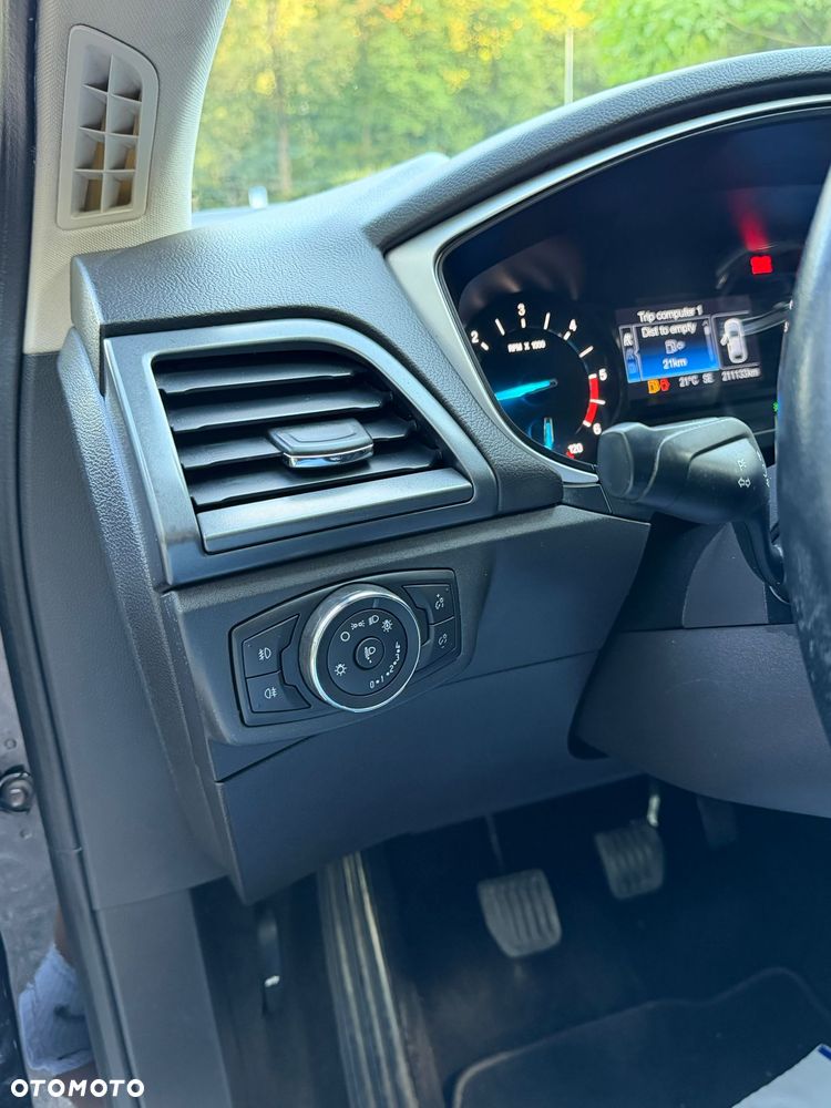 Ford Mondeo - 16