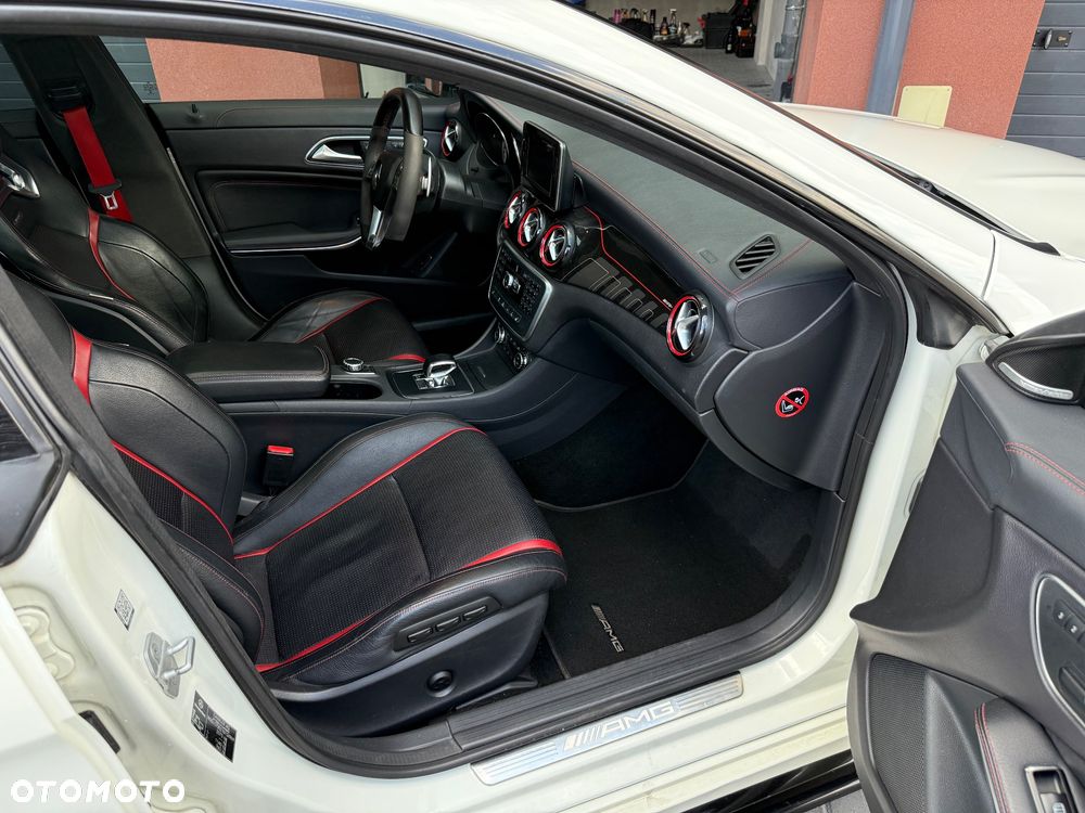Mercedes-Benz CLA 45 AMG 4-Matic - 16