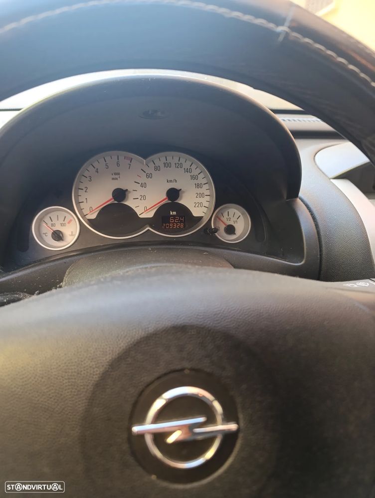 Opel Corsa 1.2 Twinport First - 4