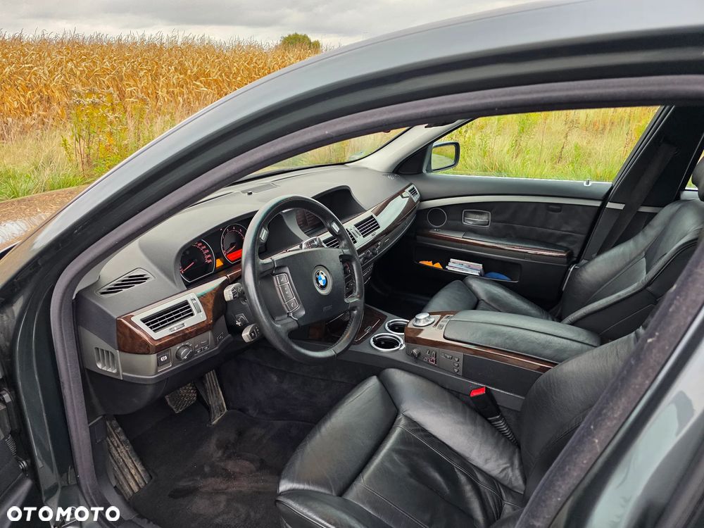 BMW Seria 7 735i - 9