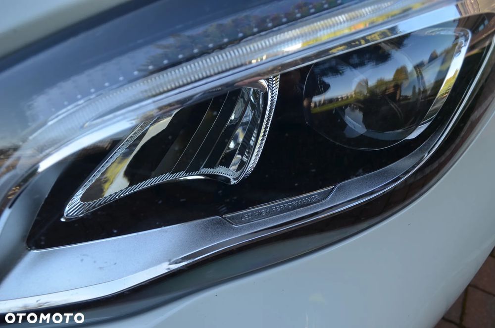 Mercedes-Benz GLA 200 d 7G-DCT AMG Line - 16