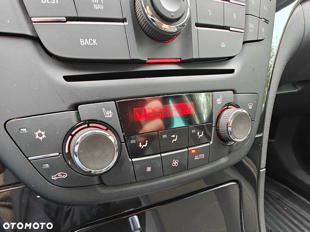 Opel Insignia - 22