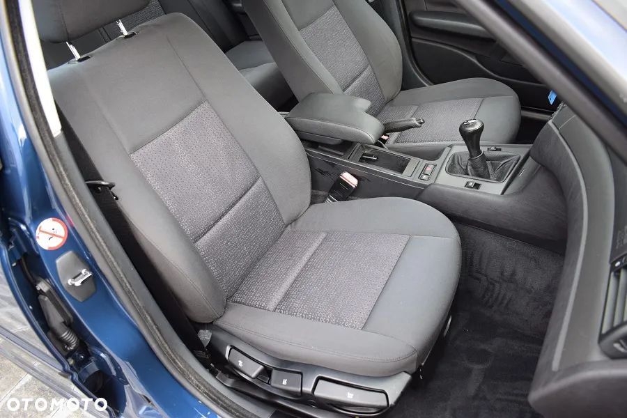 BMW Seria 3 318i - 13