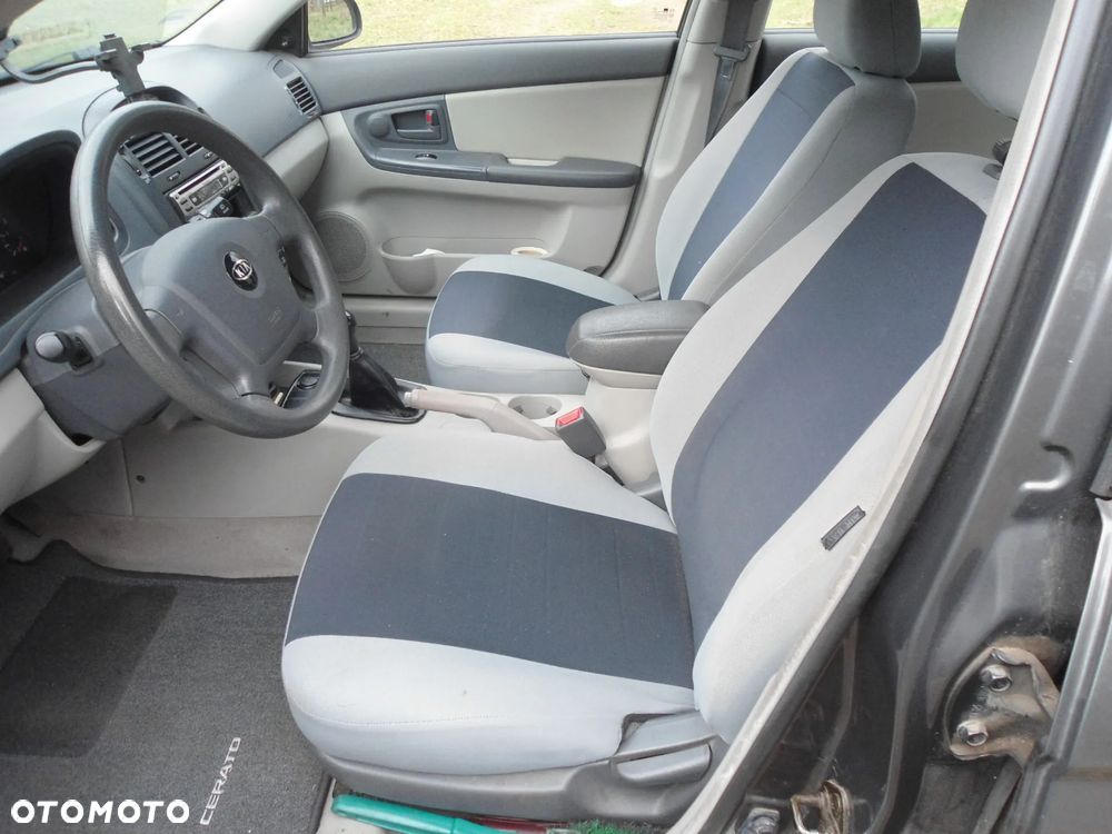 Kia Cerato 1.6 LX - 9