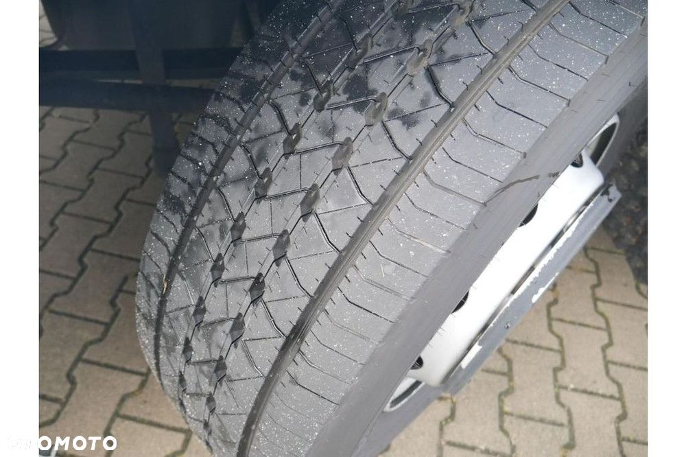 MAN Vehicle Tractor 4x2 Standard - 17