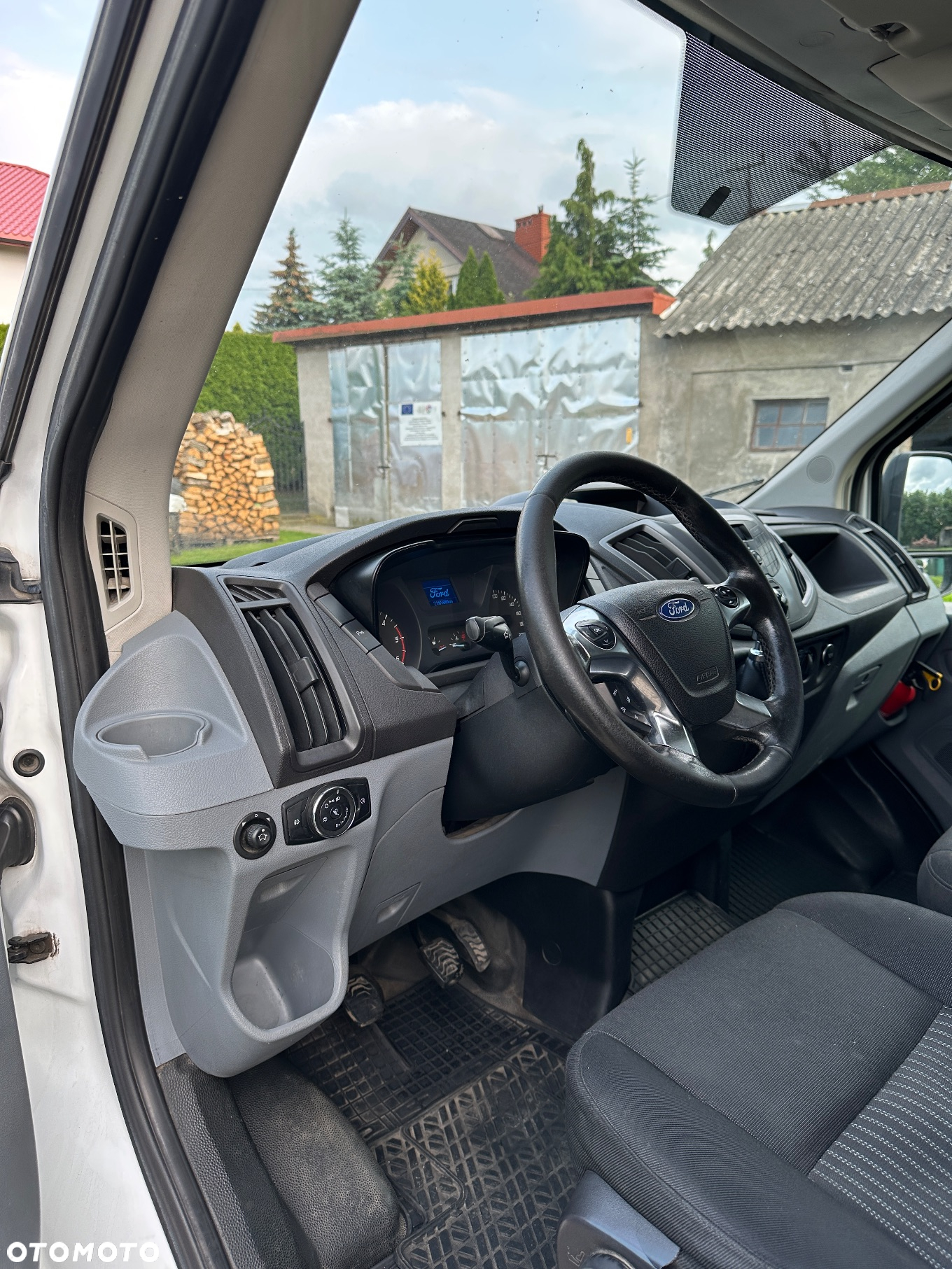 Ford Transit - 12