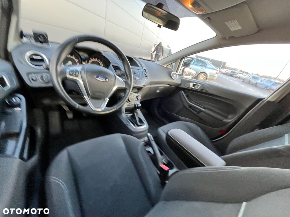 Ford Fiesta 1.25 Ambiente EU5 - 13
