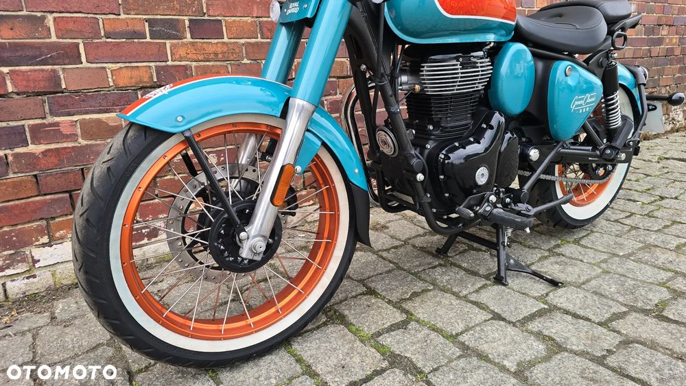 Royal Enfield Classic - 4