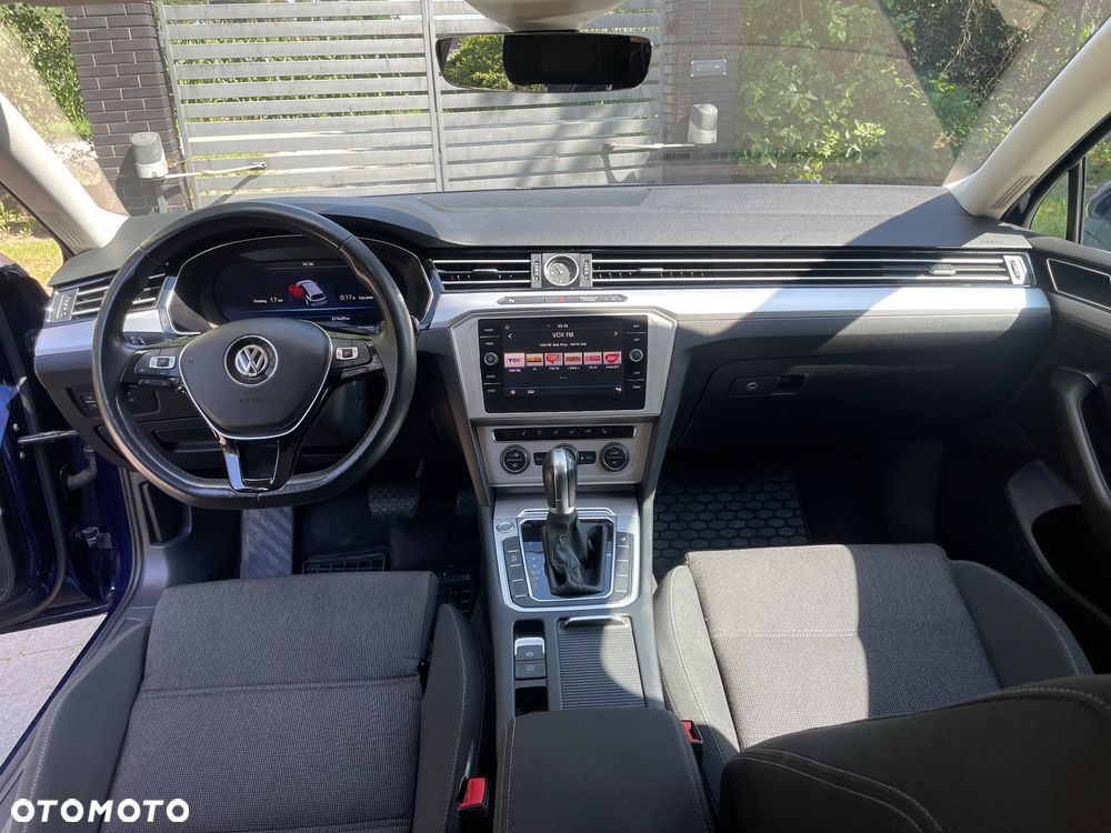 Volkswagen Passat - 9