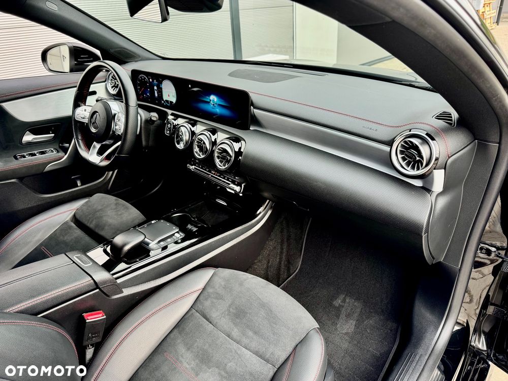 Mercedes-Benz CLA 220 d AMG Line 8G-DCT - 25