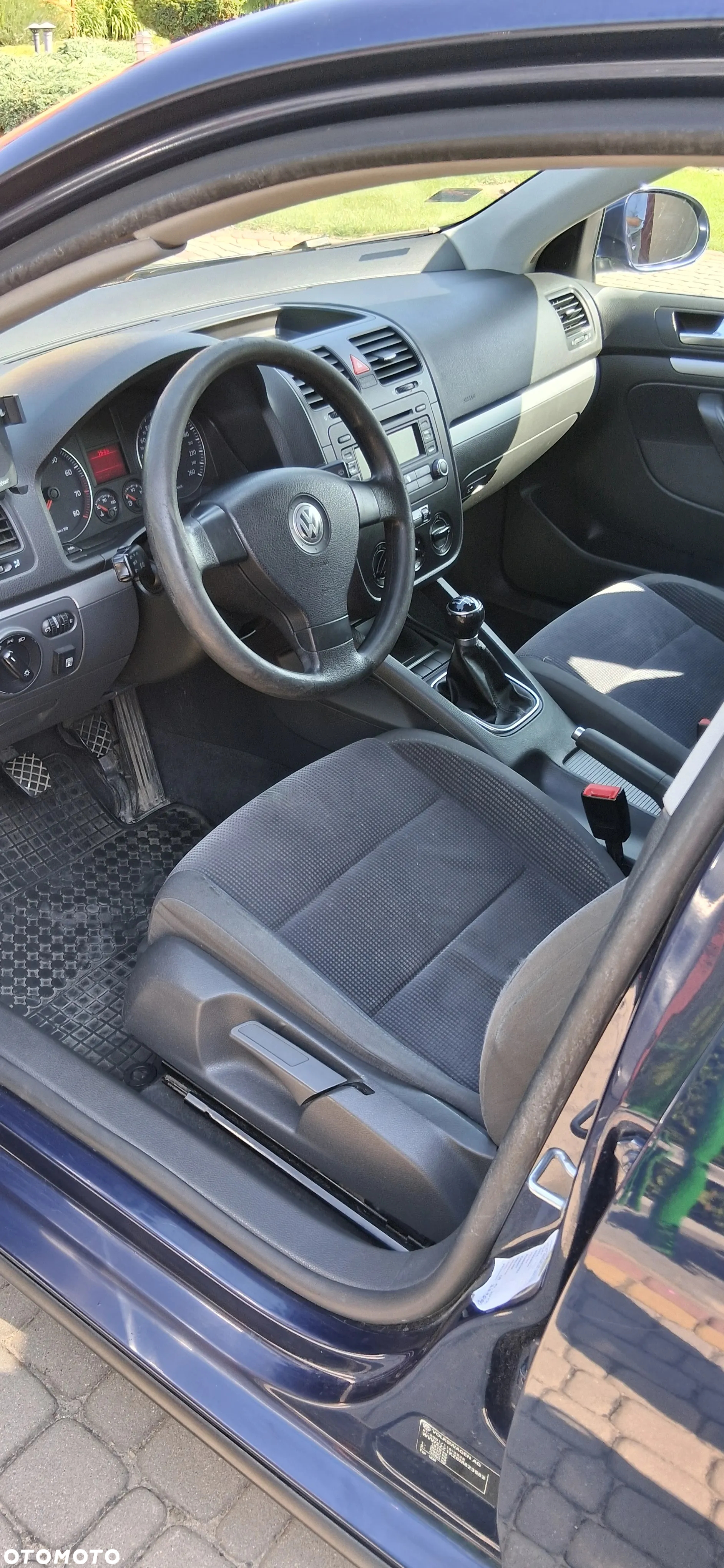 Volkswagen Jetta 1.6 Comfortline - 14
