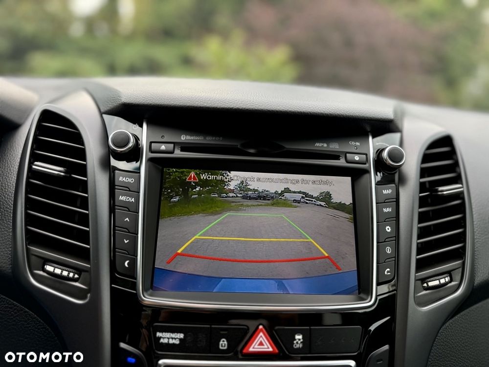 Hyundai i30 1.6 GDI Premium - 24