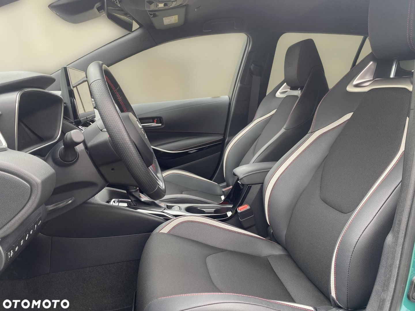 Toyota Corolla 1.8 Hybrid GR Sport Dynamic - 10