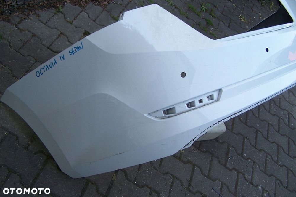 Skoda Octavia IV zderzak tył tylny 5E6807421 - 3