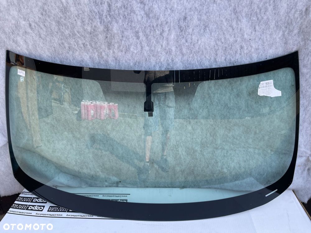 nissan 370z coupe/cabriolet szyba przednia po 2009 - 1