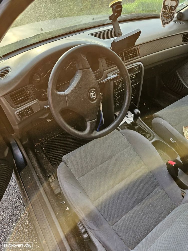 Honda Civic 1.4i - 12