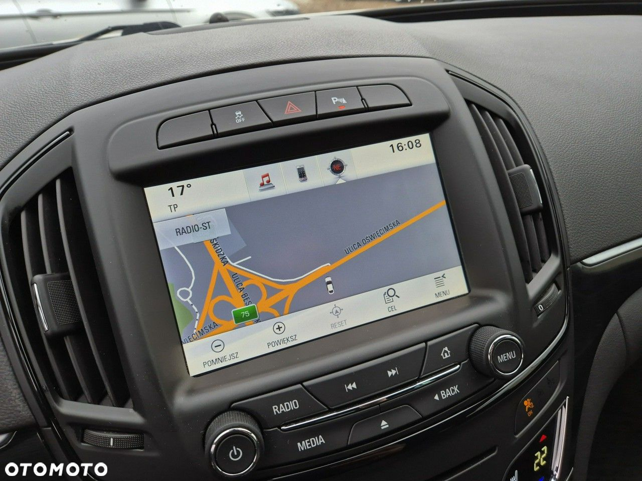 Opel Insignia - 16