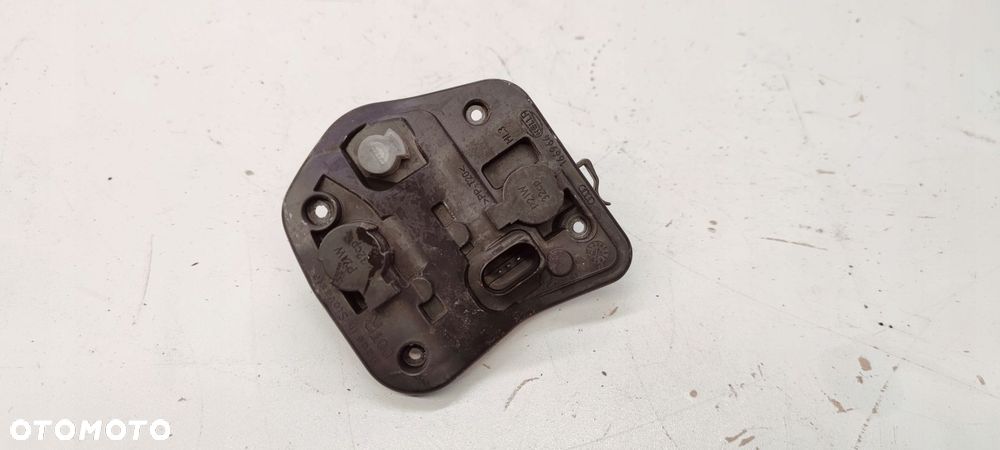 WKŁAD LAMPY PRAWY TYŁ BŁOTNIK AUDI A4 B8 166964 - 2