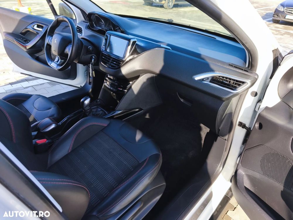 Peugeot 2008 PureTech 110 Stop&Start GT-Line Edition - 30