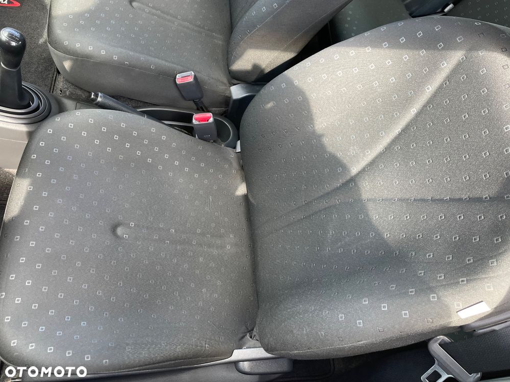 Toyota Yaris - 8