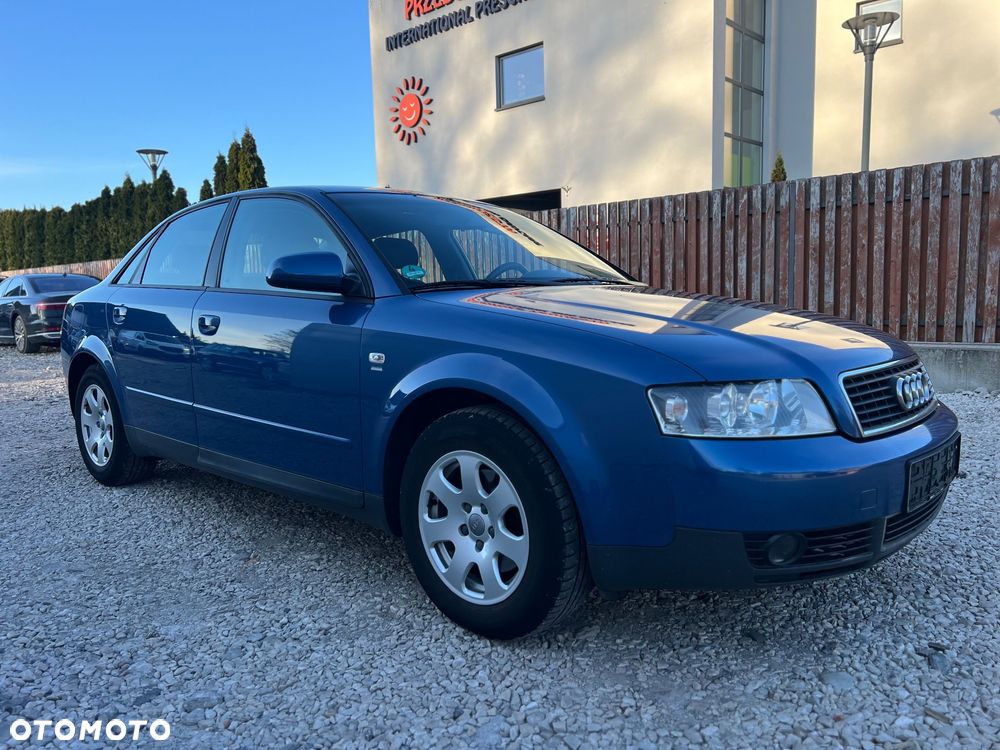 Audi A4 Limousine - 5