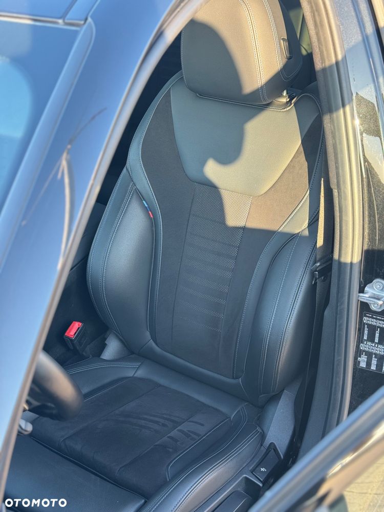 BMW Seria 3 330i M Sport - 16