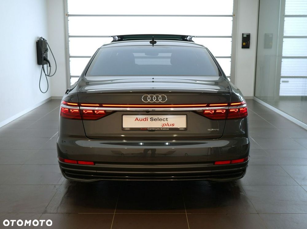 Audi A8 - 4