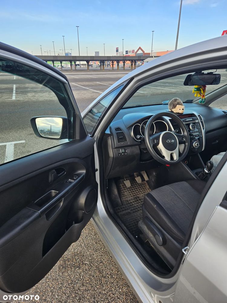 Kia Venga 1.4 M - 11