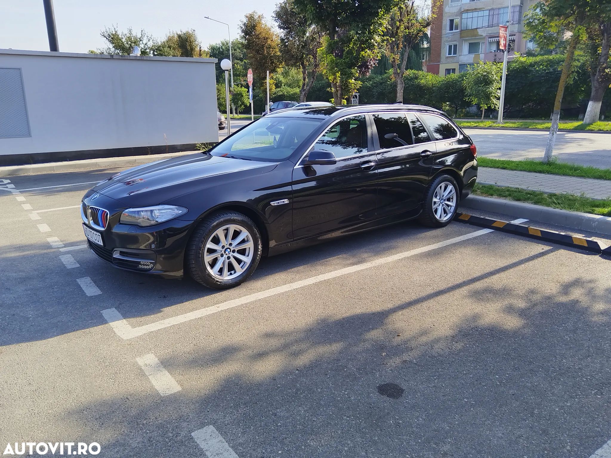 BMW Seria 5 520d Touring - 1