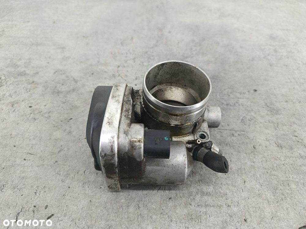 PRZEPUSTNICA VW PASSAT B5 FL 06B133062P 1.6 8V - 3
