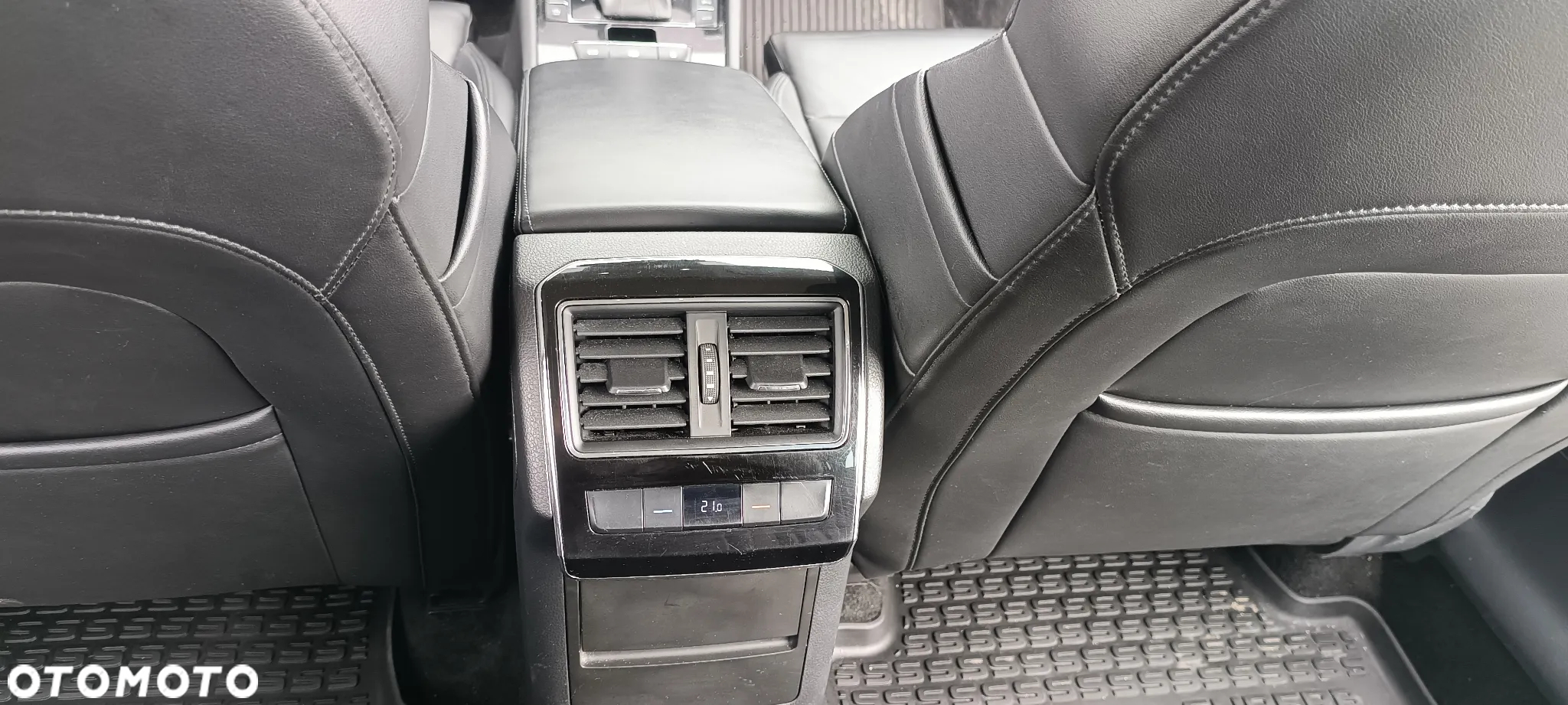 Skoda Superb Combi 2.0 TDI 4x4 DSG L&K - 22