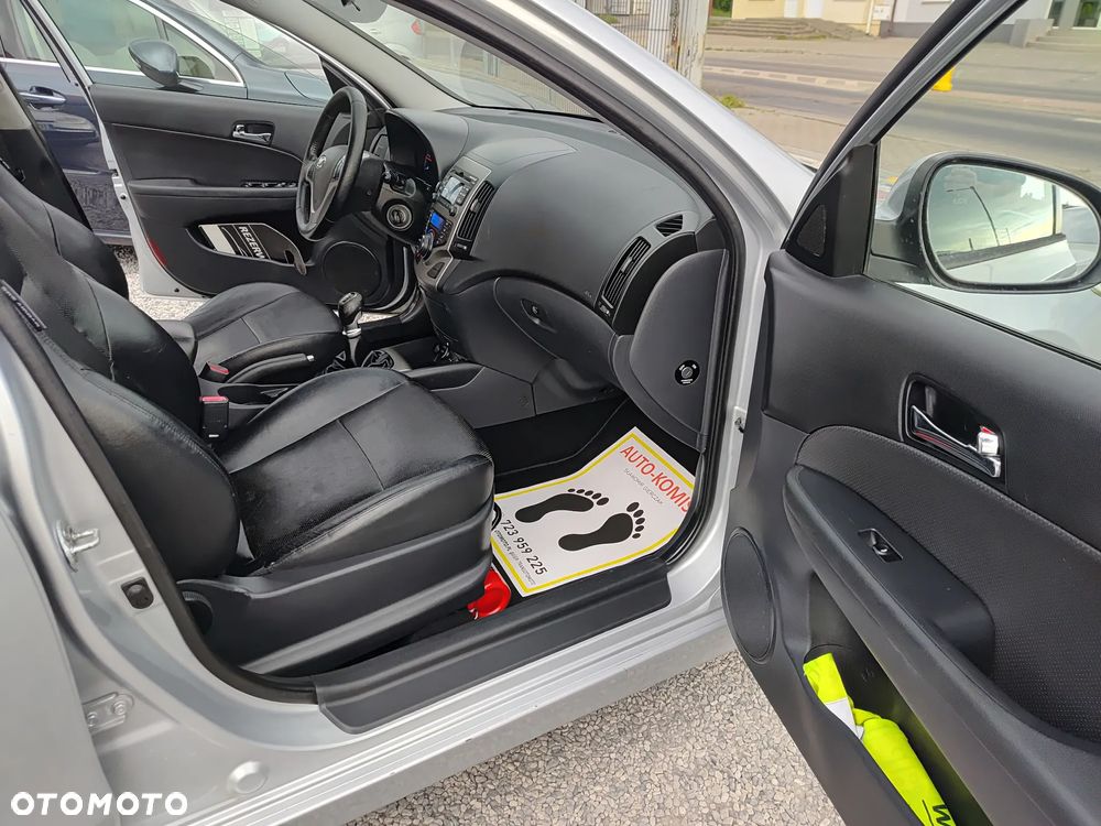 Hyundai i30 1.6 CRDi Blue Style - 24