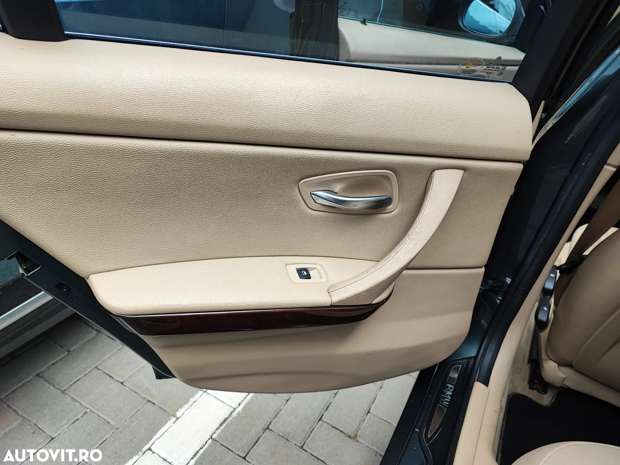 BMW Seria 3 320d EfficientDynamics Edition - 24