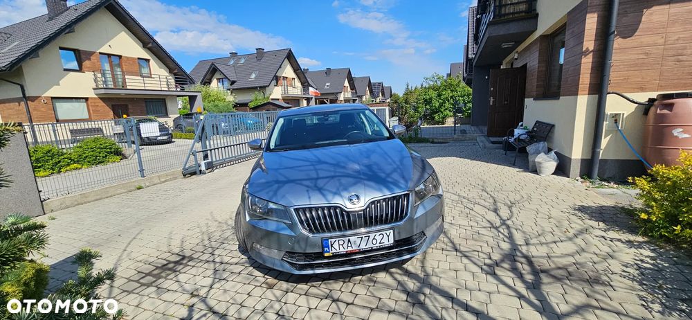 Skoda Superb 2.0 TDI Ambition - 4