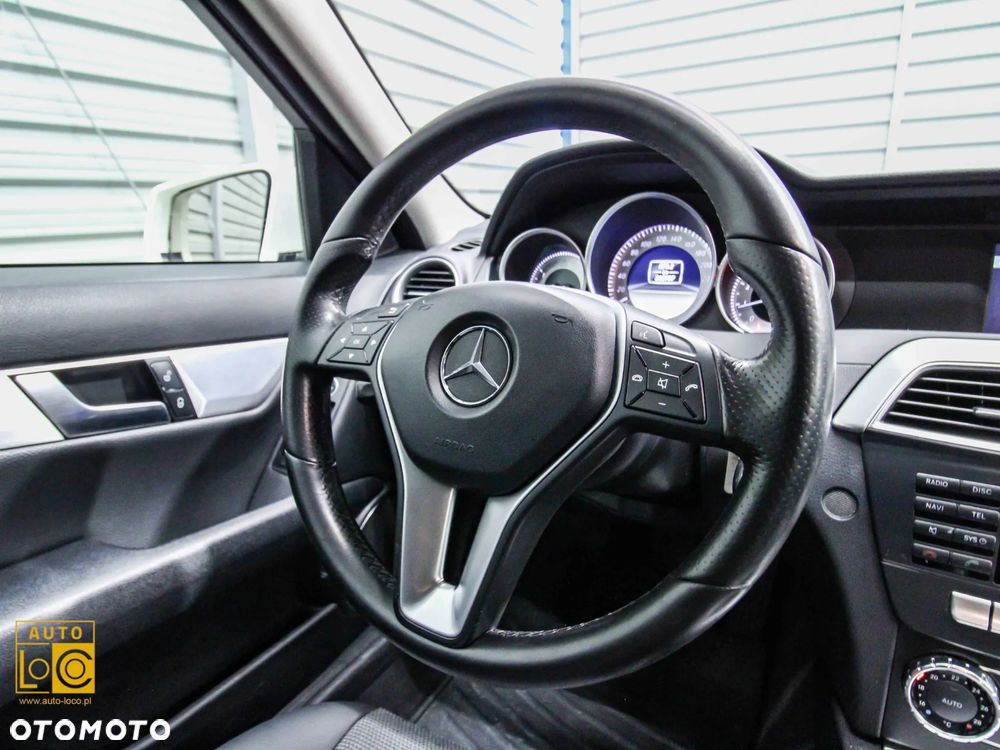 Mercedes-Benz Klasa C 180 CGI BlueEff Avantgarde - 24