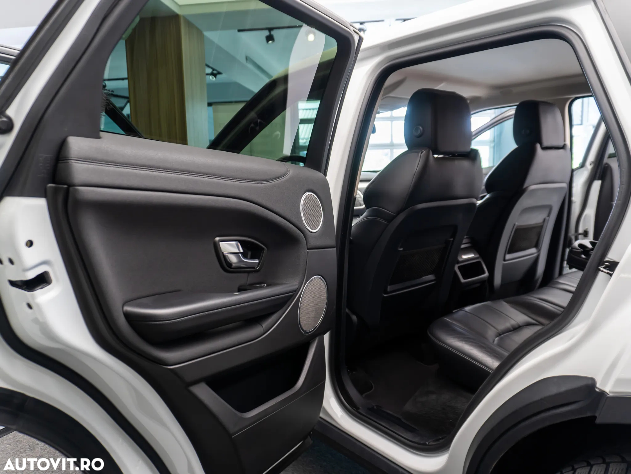 Land Rover Range Rover Evoque - 17