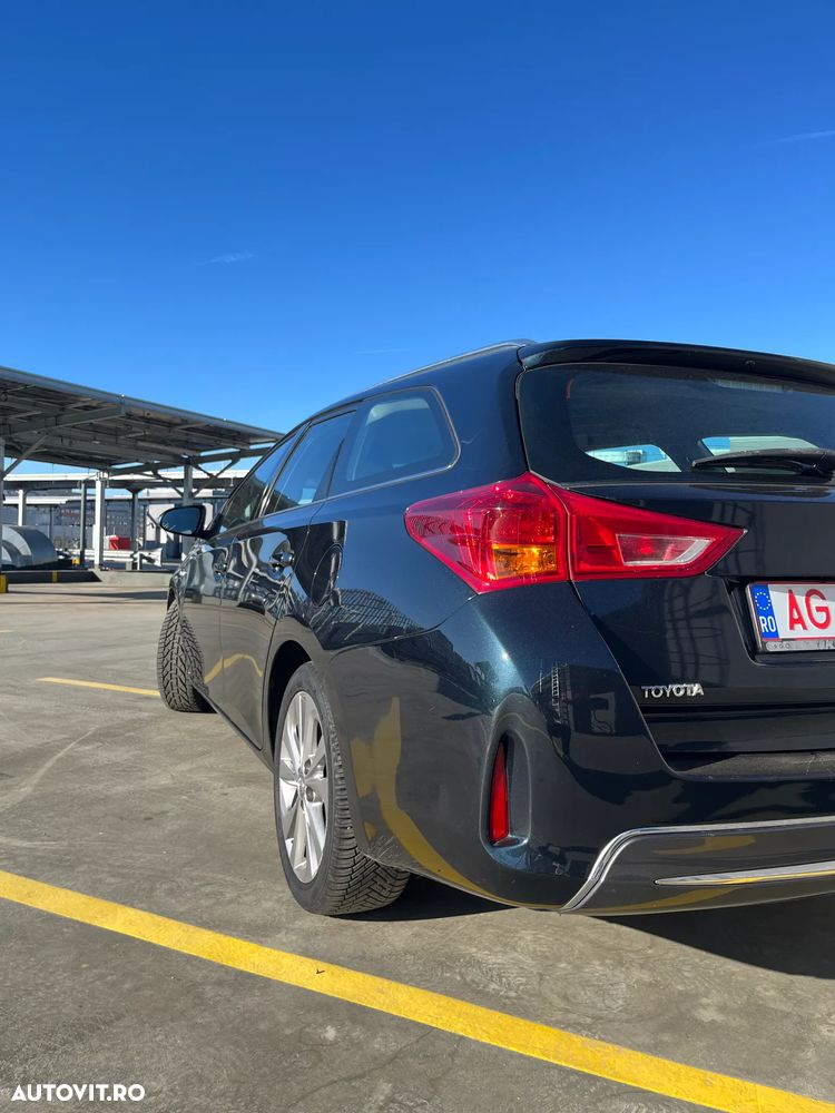 Toyota Auris 1.8 L VVT-i Sol+ - 8