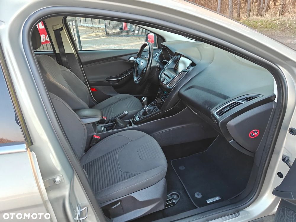 Ford Focus 1.0 EcoBoost Titanium - 10