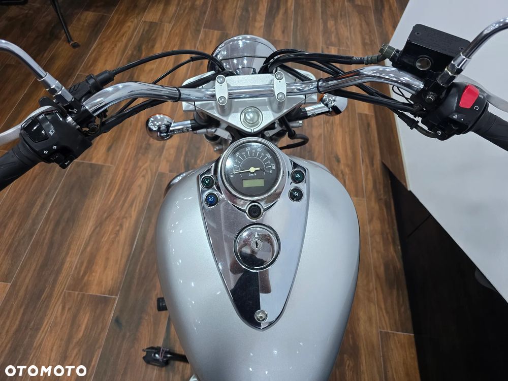 Suzuki Intruder - 9