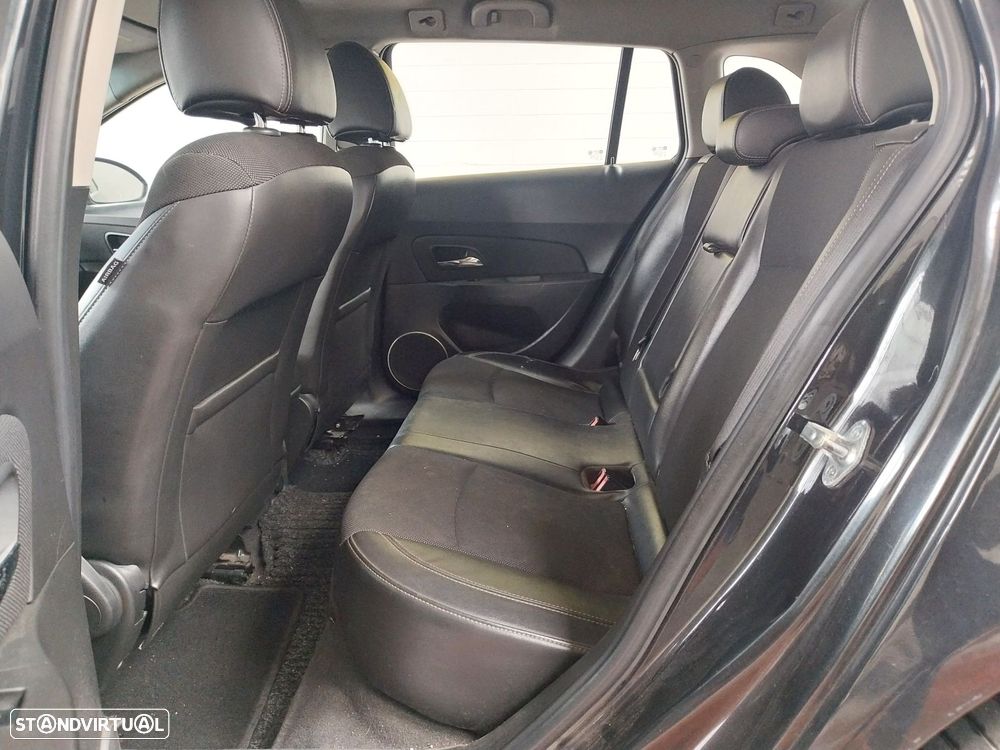 Chevrolet Cruze SW 1.7 VCDi LT - 8