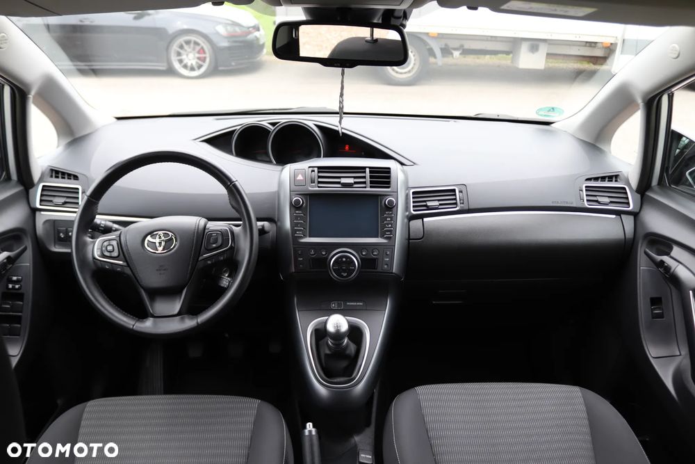 Toyota Verso 1.8 Premium 7os - 23