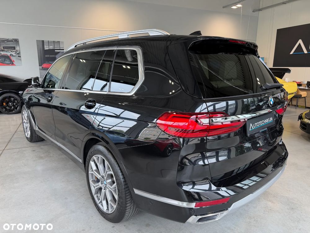 BMW X7 - 7