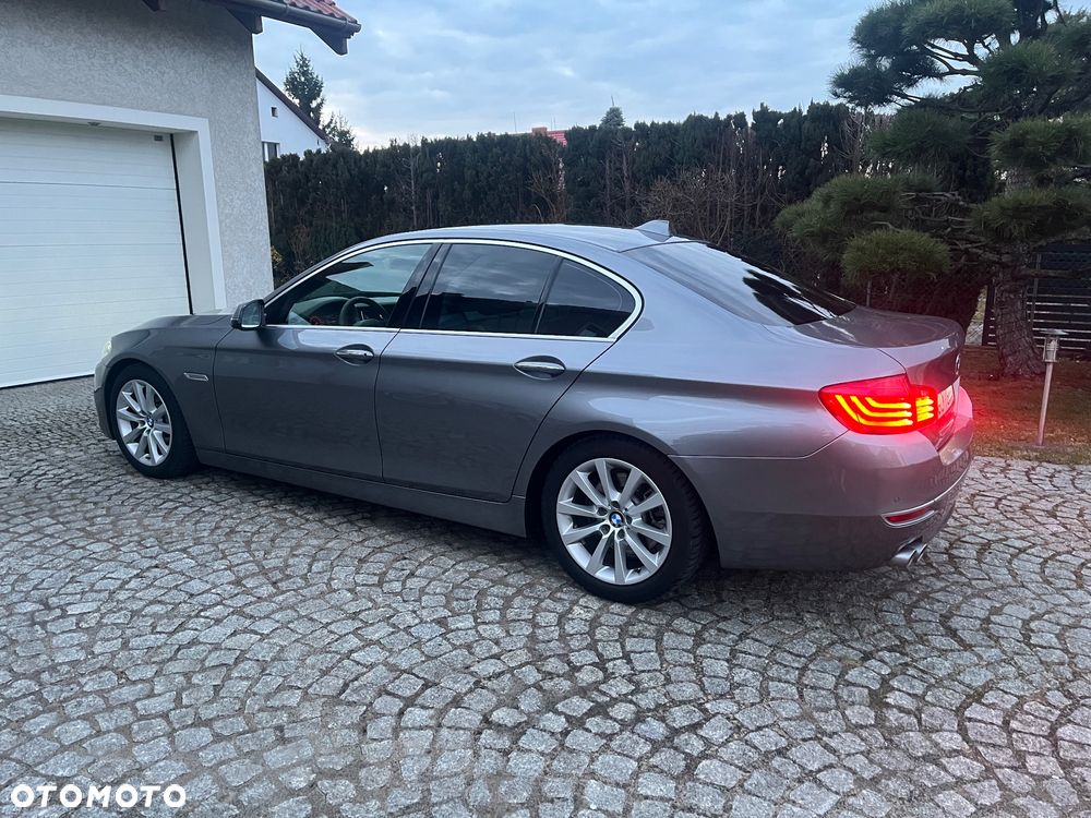 BMW Seria 5 520d xDrive - 16